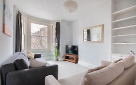 1 Bed Clapham Junction Apartment